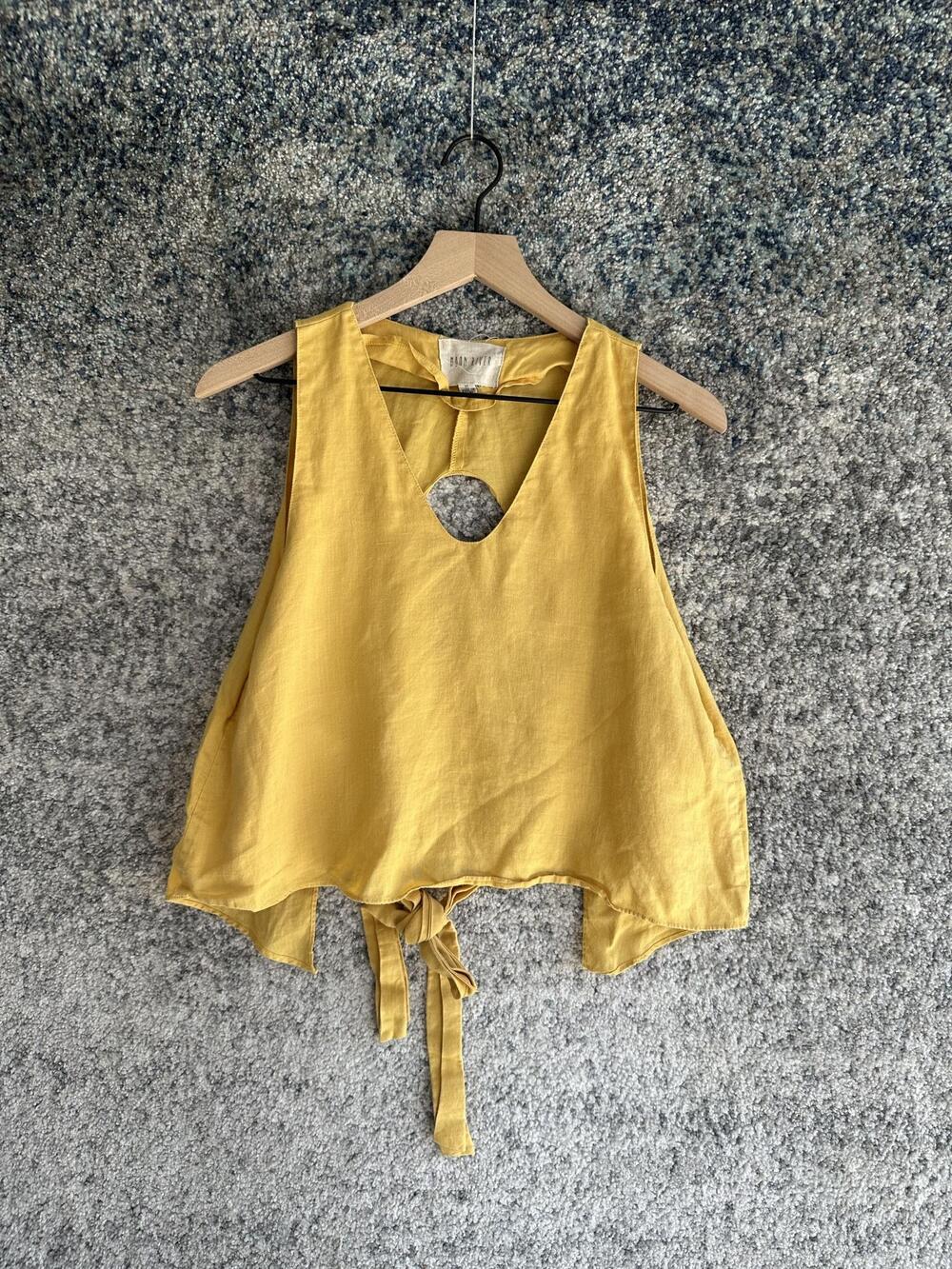 Moon River Tank Top Womens XS Yellow 100% Linen Tie Back Open Back Cropped